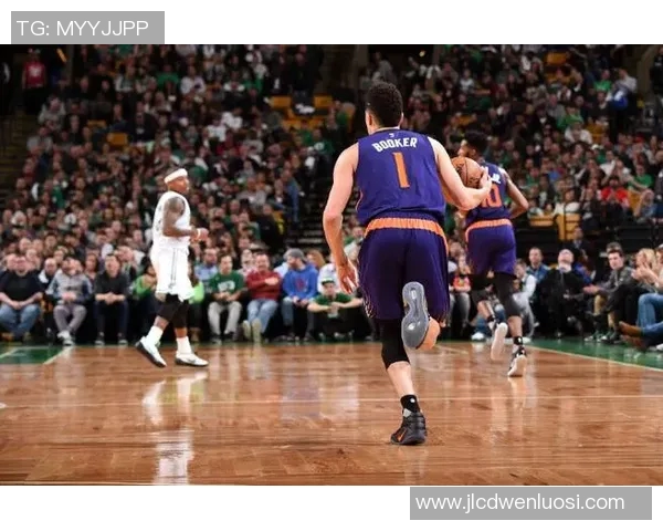 德文布克如何在NBA赛场上展现个人风采与团队协作的完美结合
