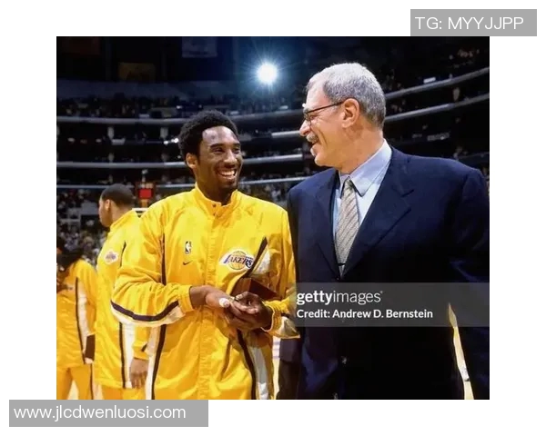 湖人对决奇才2003年经典之战科比与乔丹的巅峰对决回顾 湖人对决奇才2003年经典之战科比与乔丹的巅峰对决回顾