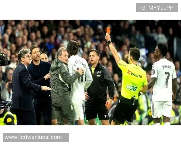 皇马与马竞技对决裁判表现分析及争议判罚回顾 皇马与马竞技对决裁判表现分析及争议判罚回顾