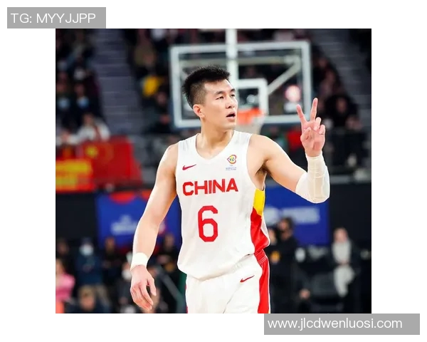 郭艾伦带领中国男篮奋勇拼搏展现青春力量与团队精神的精彩瞬间 郭艾伦带领中国男篮奋勇拼搏展现青春力量与团队精神的精彩瞬间