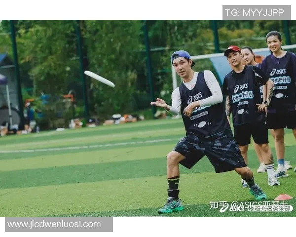 重庆飞盘队与深圳飞盘队赛后复盘分析比赛节奏与战术对比 重庆飞盘队与深圳飞盘队赛后复盘分析比赛节奏与战术对比