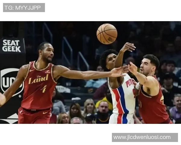 骑士与活塞季后赛第三场激战回顾精彩瞬间与关键时刻分析 骑士与活塞季后赛第三场激战回顾精彩瞬间与关键时刻分析