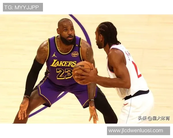 2012年湖人队与快船队激烈对决精彩瞬间回顾图解 2012年湖人队与快船队激烈对决精彩瞬间回顾图解