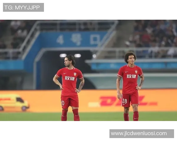 天津权健与上海申花激战正酣谁将赢得这场中超焦点之战